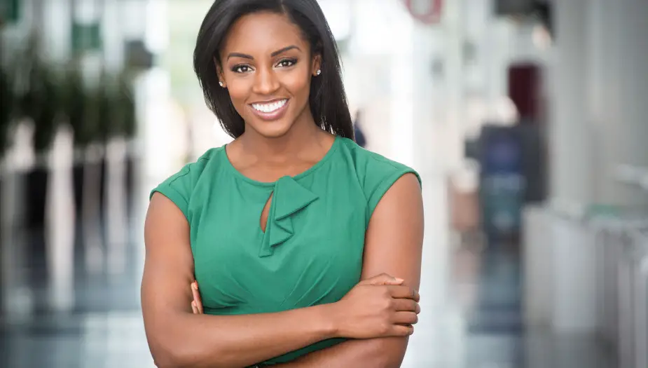 woman showing how to talk to a green personality